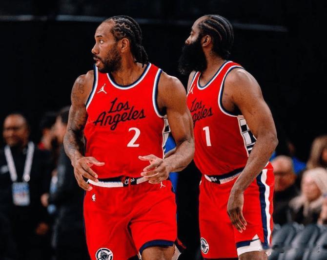 阿祖你走吧，不是你不优秀，是真不合适，你在场哈登伦纳德打的都太辛苦了！！[黑线]