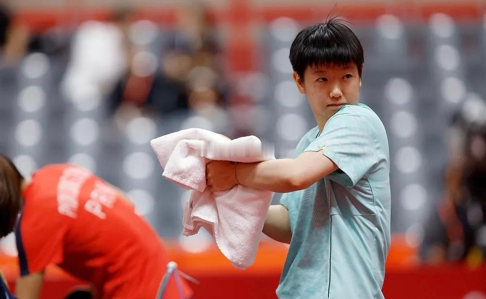 2026亚运乒乓球项目女子单打1/16决赛，中国选手孙颖莎面对卡塔尔选手玛丽亚姆