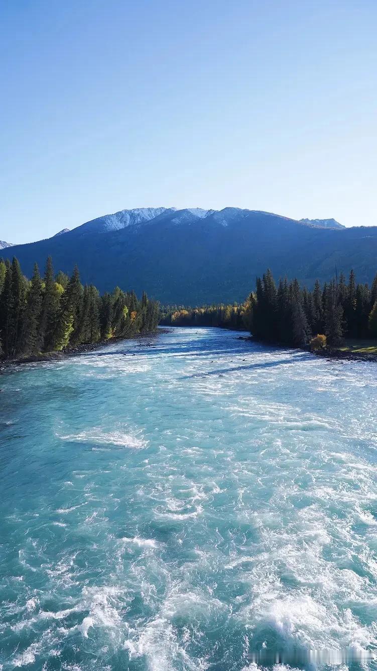 现在的人真是看开了。

邻居家两口子年纪都过半百，阿姨退休后，每月也就领个300