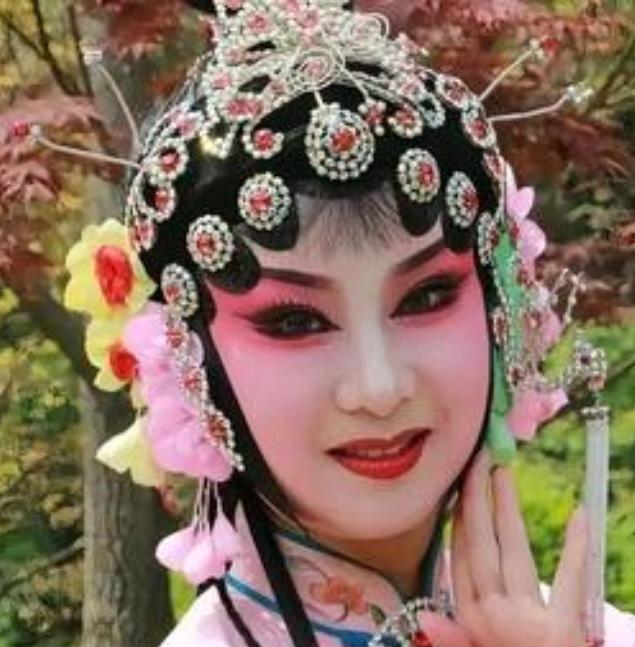 热播电视剧《主角》以秦腔名伶忆秦娥的艺术人生为主线。该剧戏曲指导任小蕾在接受专访