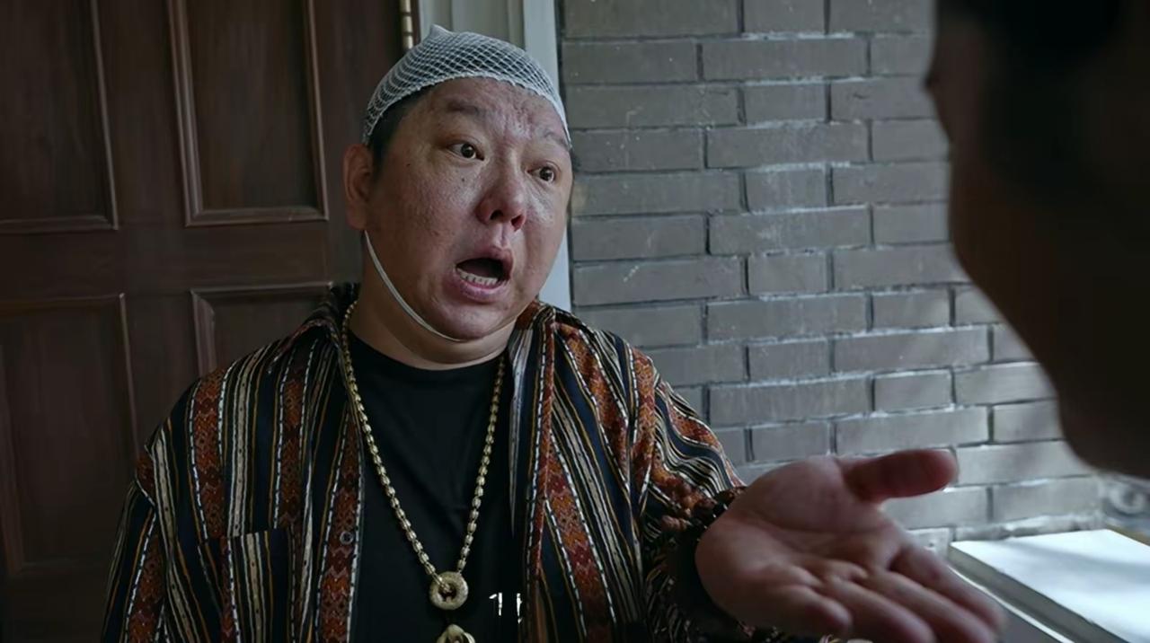 追剧《迷墙》原以为只是一个简短的喜剧片，谁知剧情如此扑朔迷离！
       更