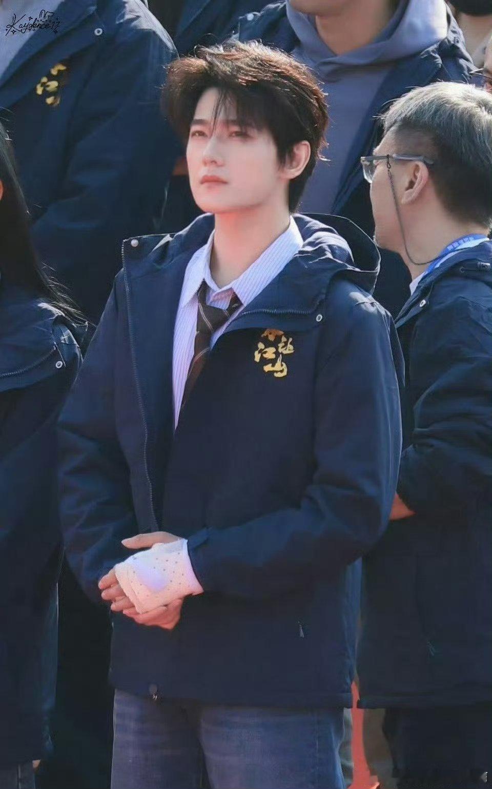 杨洋周洁琼《不让江山》开机同框  俊男靓女😍 