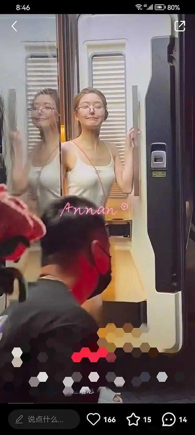 这谁还能认出来是赵露思，有点可怕了 ​​​