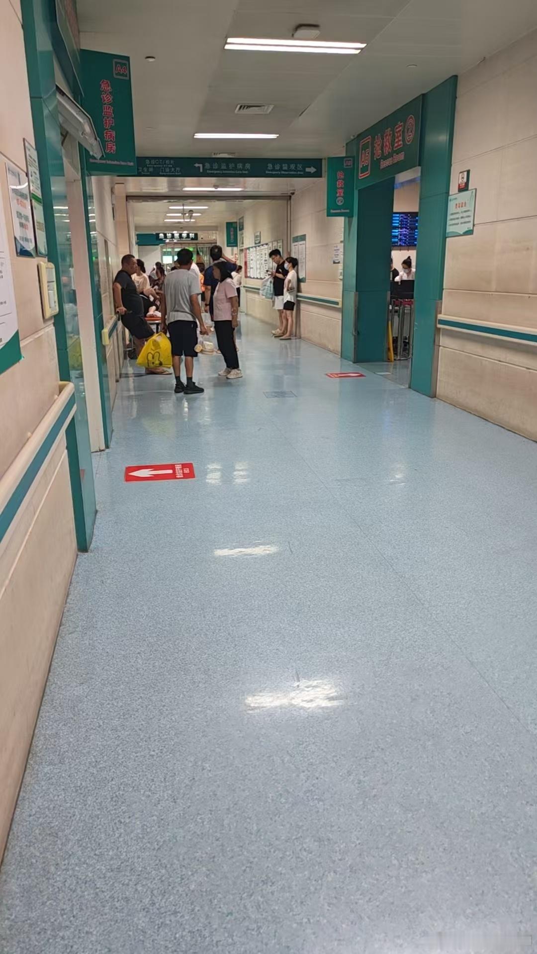 半夜协和医院人真多啊 华中科技大学同济医学院附属协和医院