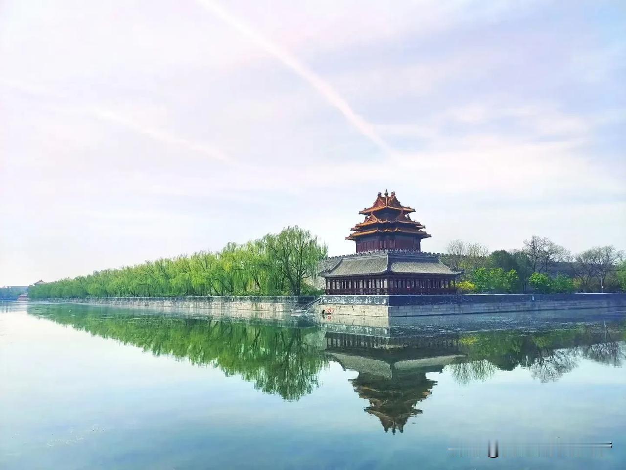 北京这几日风感觉不小，骑车还是挺冷的，脑袋不带帽骑车有点发晕，但是旅游到景区还是