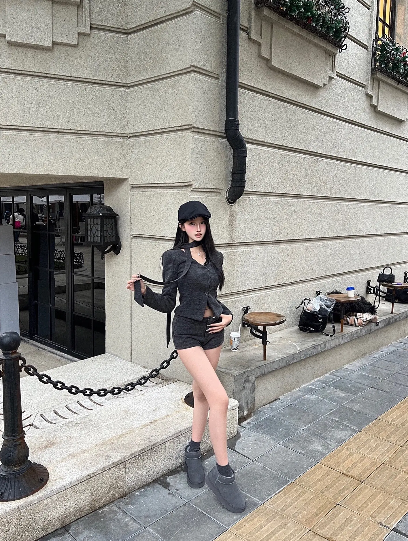 生活将我击倒  躺着确实比站着舒服