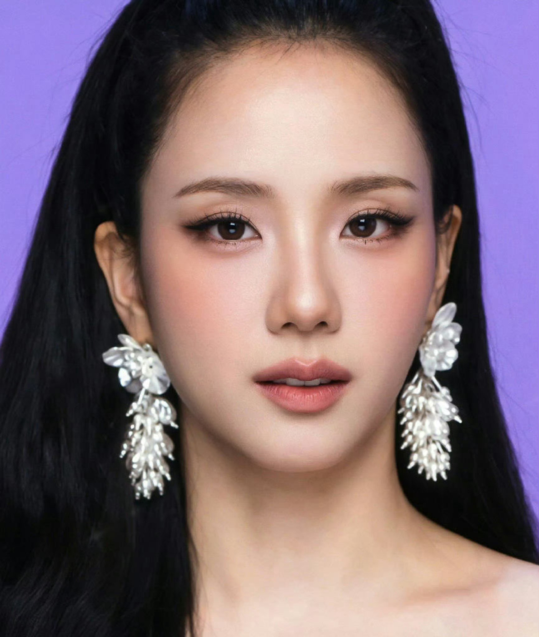 我能盯着这张脸看半个小时…… ​​​