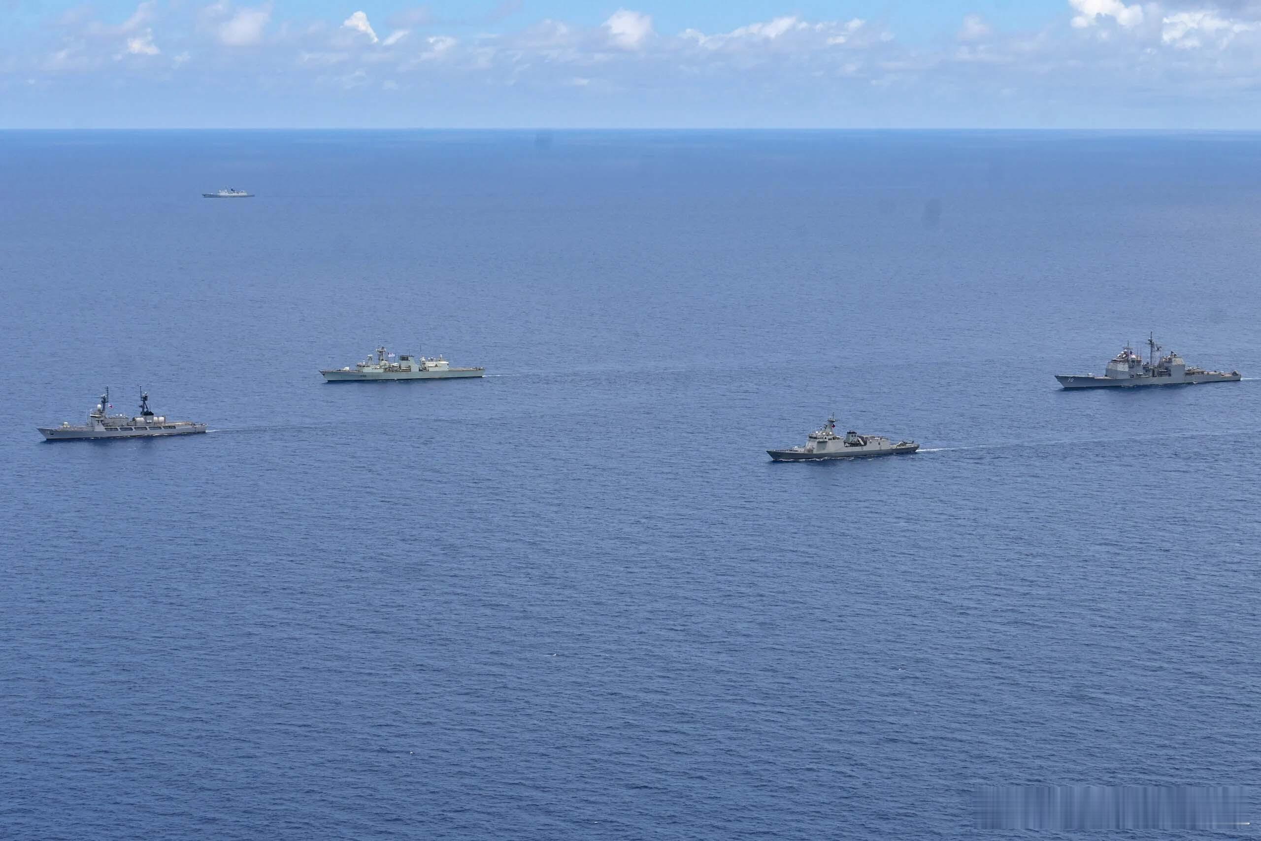 【海上街溜子又有新活了】据美国海军协会网站（USNI）8月8日报道，美菲加澳四国