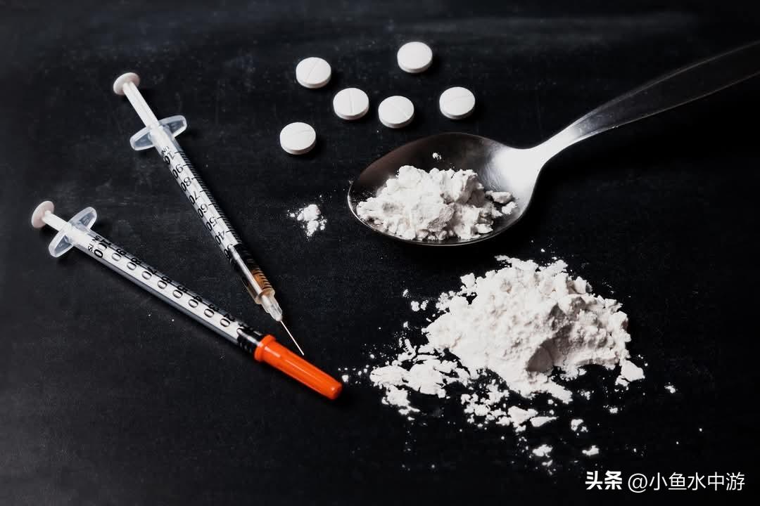 中国台湾一名女子因长期在一岁多的幼女面前吸食毒品，导致女童被动吸入毒烟，体内毒品