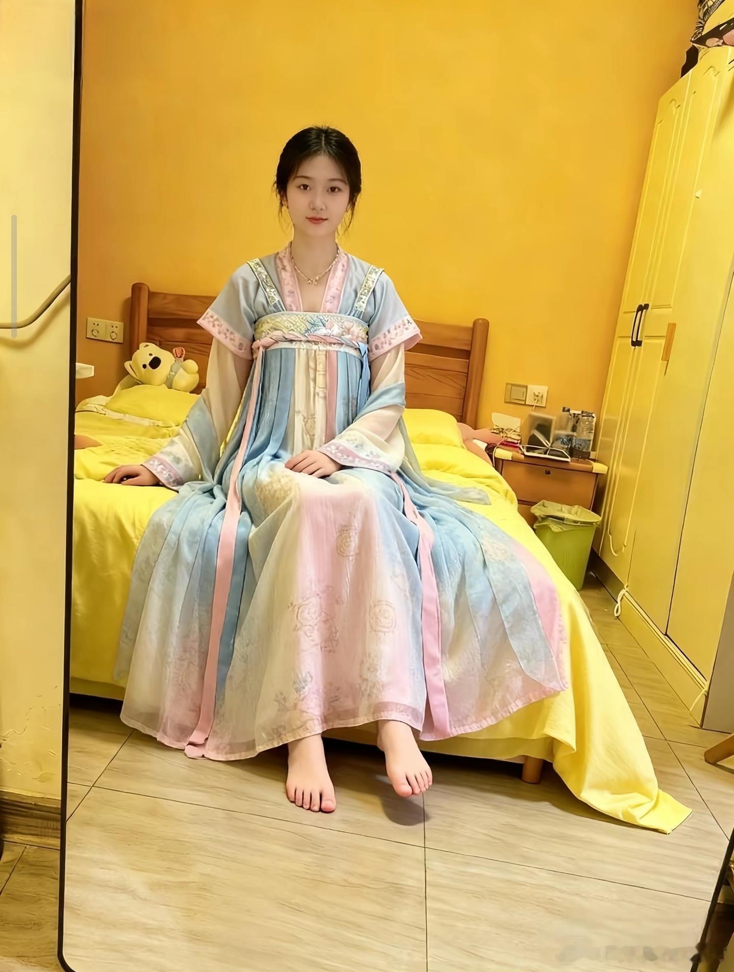 这是谁家的小仙女，太美了吧 