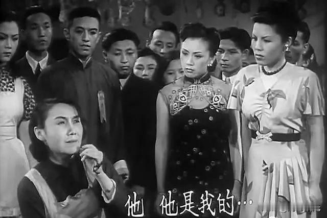 🎬 这张经典剧照出自哪一部老影片，您知道吗？
这部影片距今已将近八十年，虽然岁