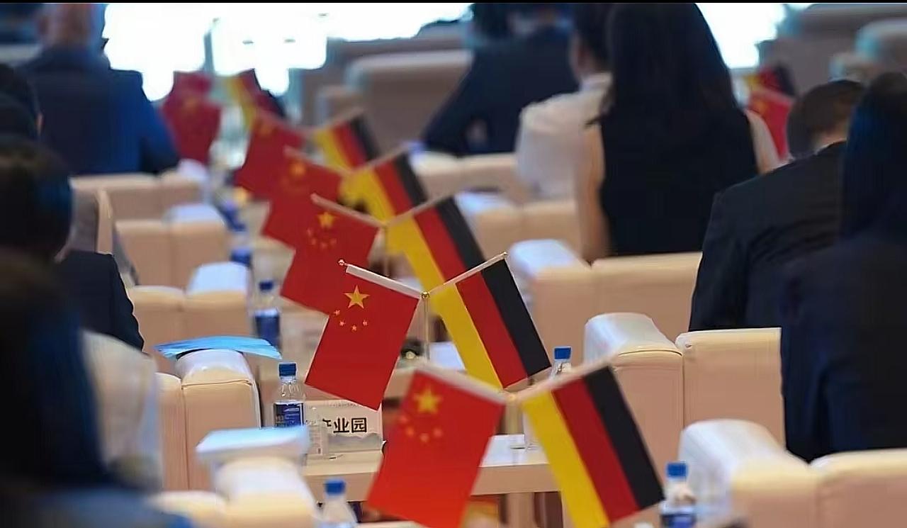 德国把好几个国家级重点实验室搬到了中国，而且是整个团队带家属过来的，江苏苏州太仓