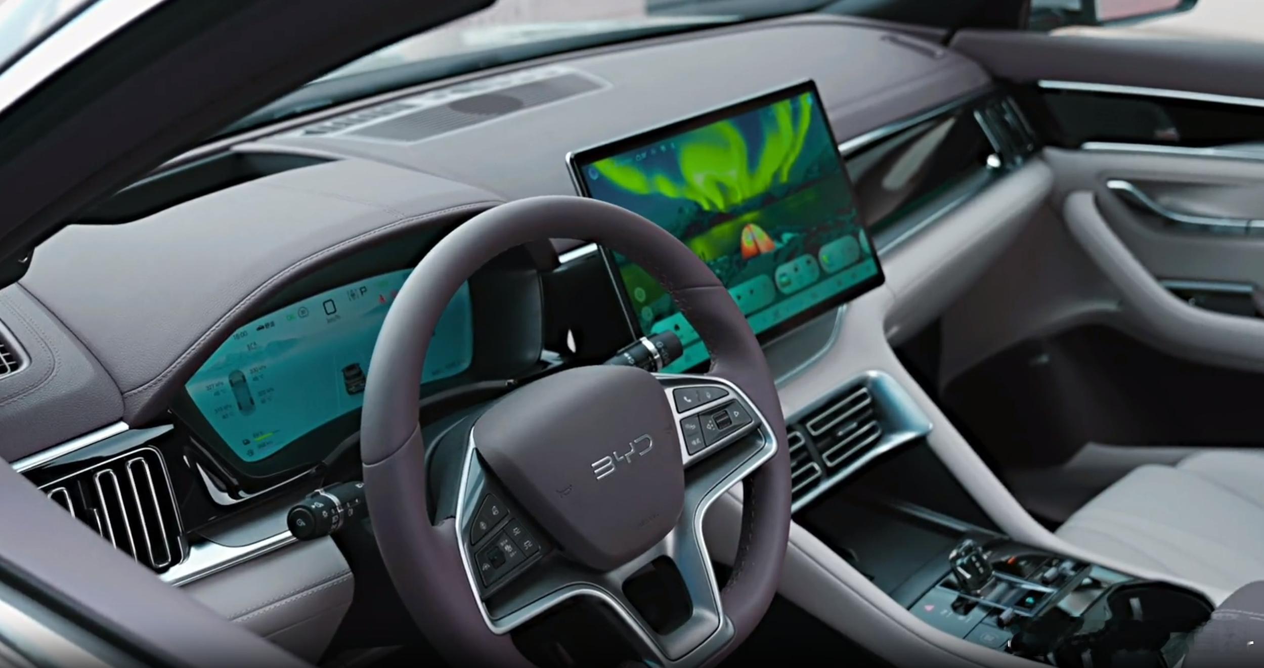 第五代DM混动首款SUV，2025款比亚迪宋PLUS DM-i内饰首发亮相。#比