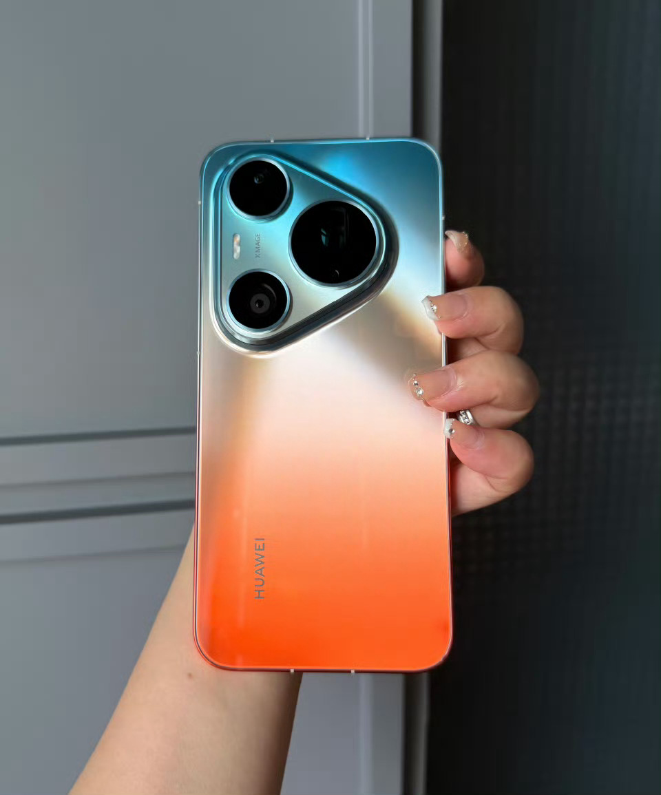 华为 Pura 90 Pro 橘子海配色，原来这配色5年前红米k40就用过了余承