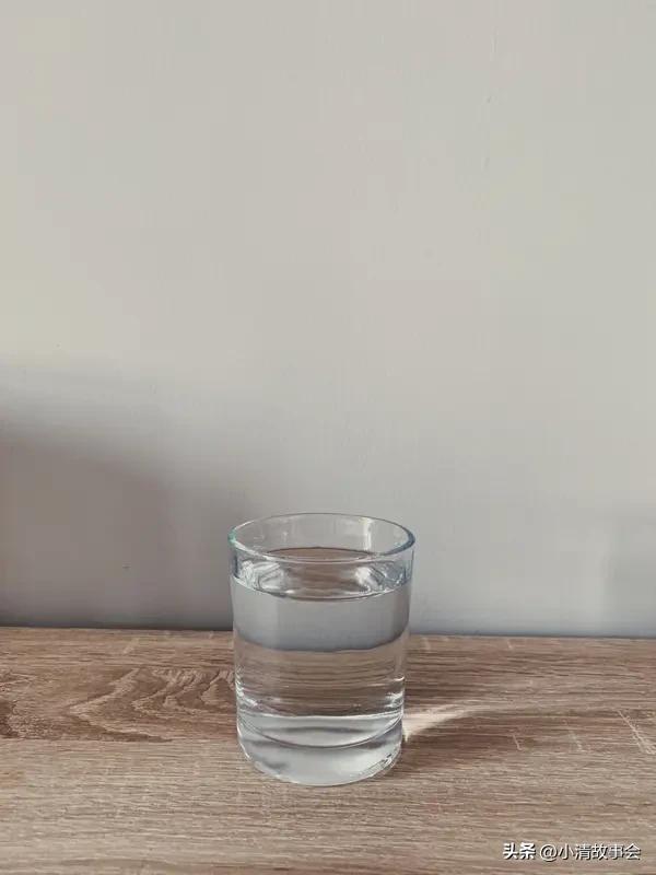 除了水，有不少饮品解渴效果一流。运动后选椰子水就很棒，它是天然电解质饮料，富含钾