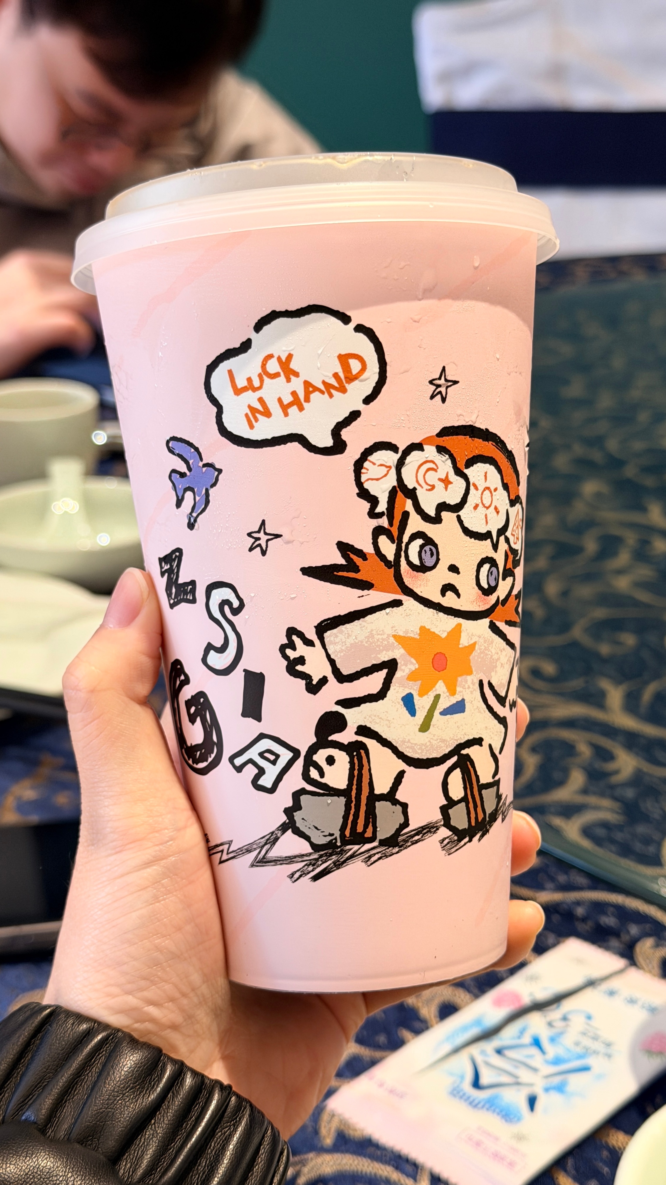 瑞幸跟泡泡玛特联名的杯子也太好看了吧我只想要杯子，不喝咖啡可以吗？ 