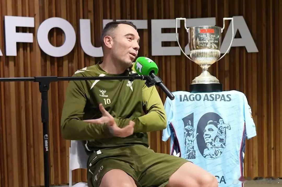 阿斯帕斯：我懂球又懂车；儿子总被同学劝说“别让你爸退役”近日，塞尔塔传奇球星阿斯