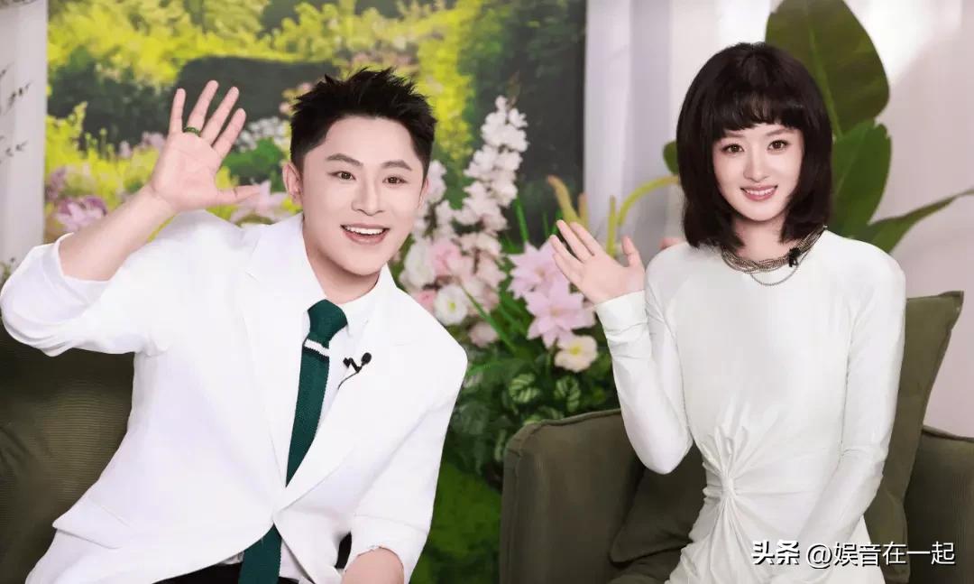 3月18日赵丽颖在品牌直播里的表现引发争议。主持人一句“有粉丝亲临现场”的玩笑，