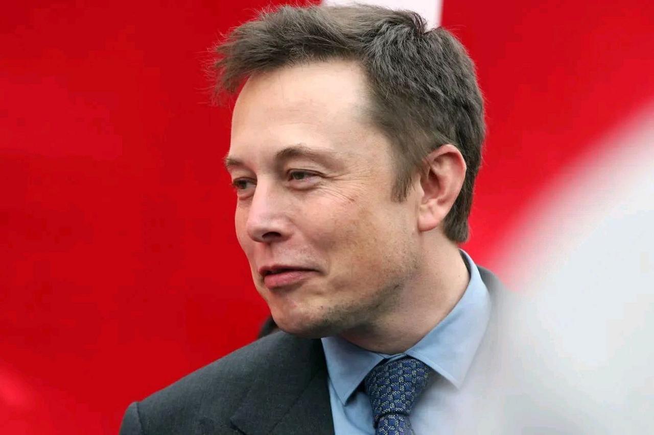 马斯克的预言
       马斯克的预言常令人又惊又喜。他称十年后人类不再开车，