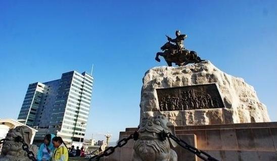 蒙古开始后悔，当初的独立，面对现实，又无可奈何！在10年前，蒙古还在念念不忘，血