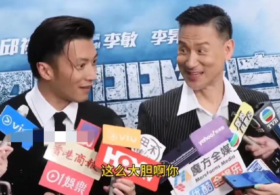 香港男人也怕老婆！谢霆锋在新剧首映现场回应了和王菲打扮越来越像的问题，称没有在意