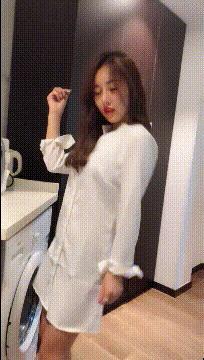 我觉得对于现在国内富有人群的基本判断有两个：1. 不要低估了他们对资产保值的需求