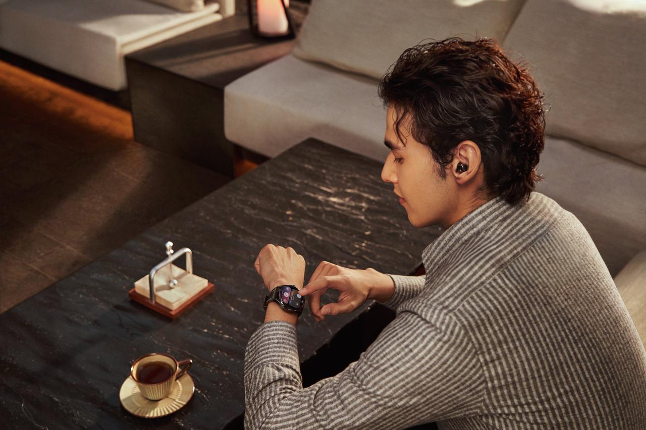 华为WATCH Buds 2正式发布，三年迭代让二合一穿戴更贴合日常使用。

它