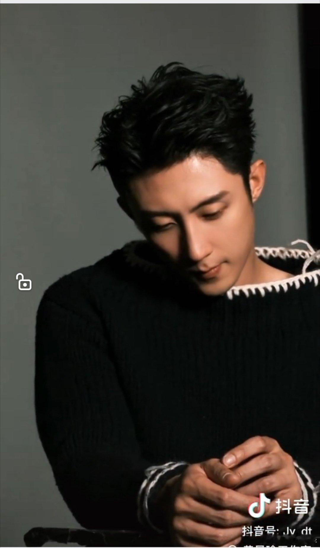 贵社摄影师父亲在哪高就…… 花絮里美得仿佛绽放的花。好漂亮。