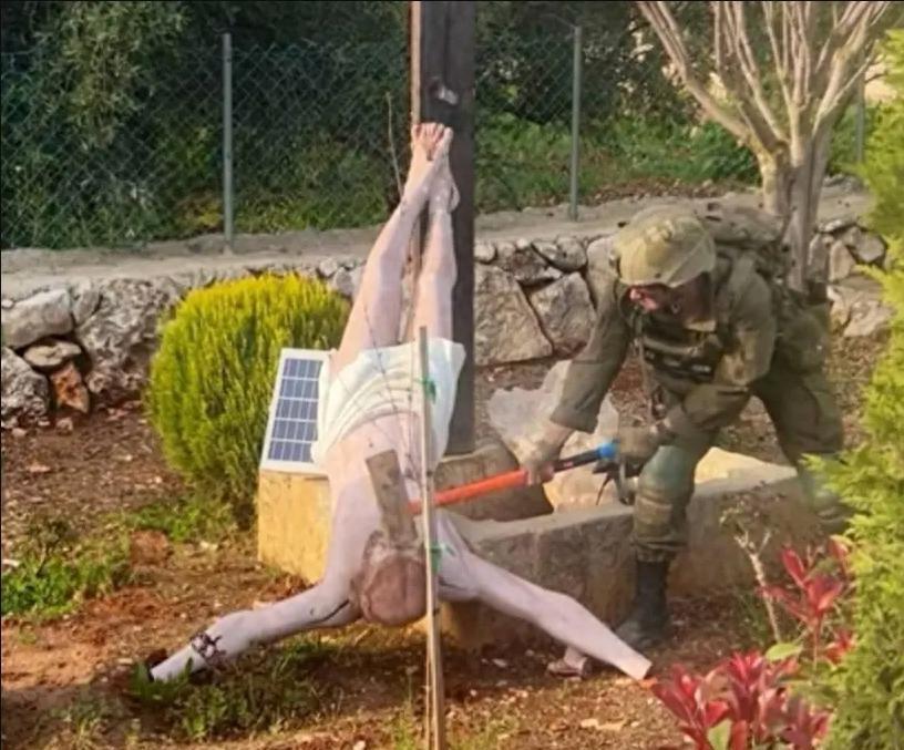 4月19日，一张在外网疯传的照片，直接把一向强硬的以色列高层逼到了舆论的悬崖边。