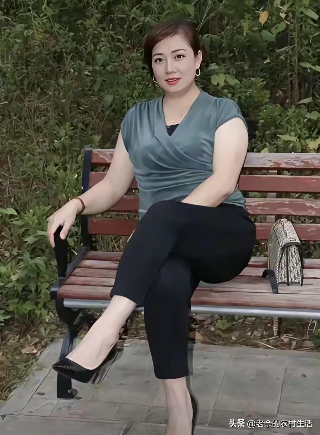 我老婆是安徽人
我和我老婆结婚都快30年了
平时也很少回家
都是自己忙自己的事情