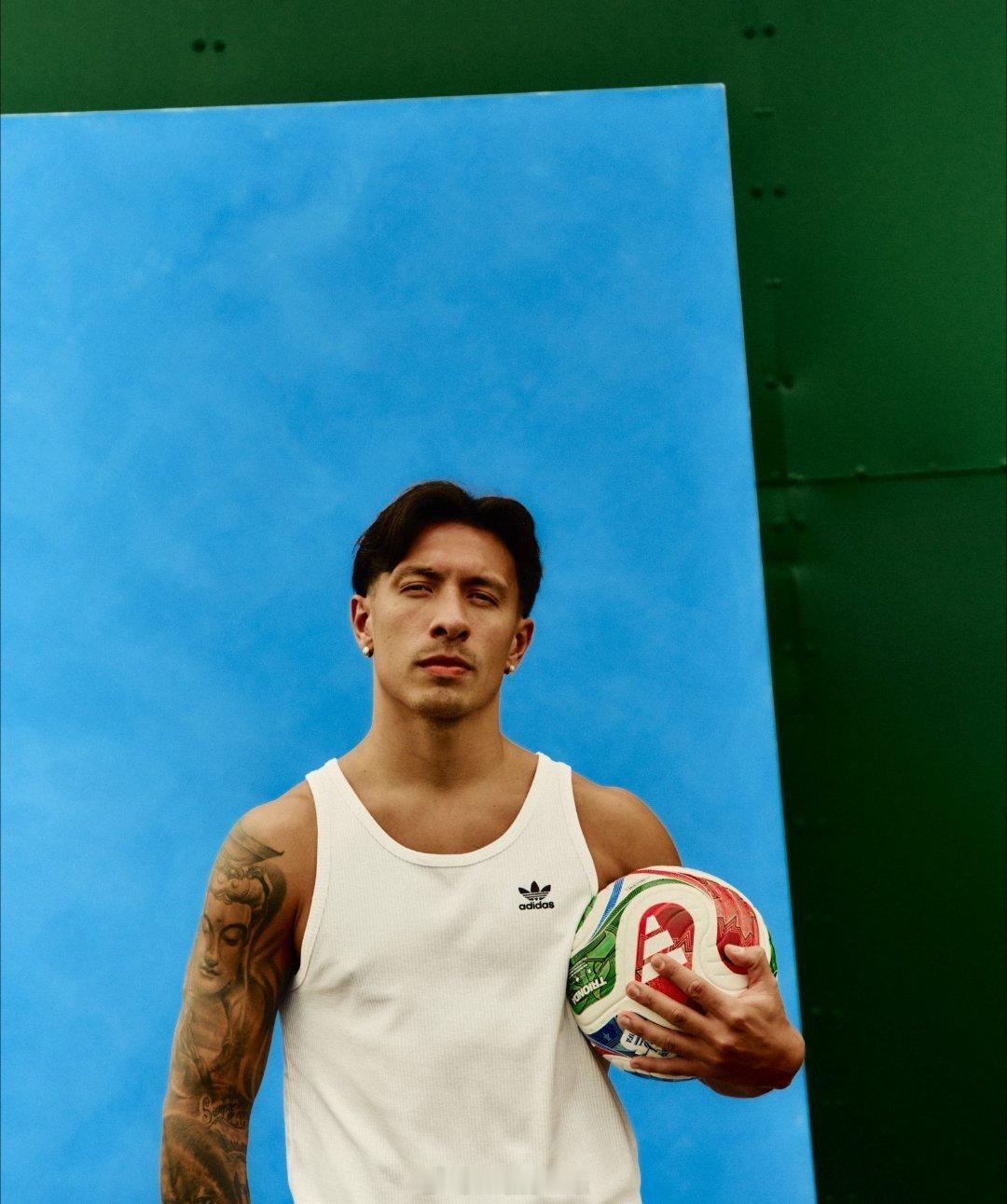 🇦🇷👏 利桑德罗·马丁内斯即将复出。这位曼联后卫去年二月左膝十字韧带撕裂后