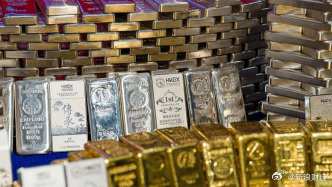 【#专家称黄金中长期配置价值仍在#】现货黄金价格逼近4500美元。北京时间3月1