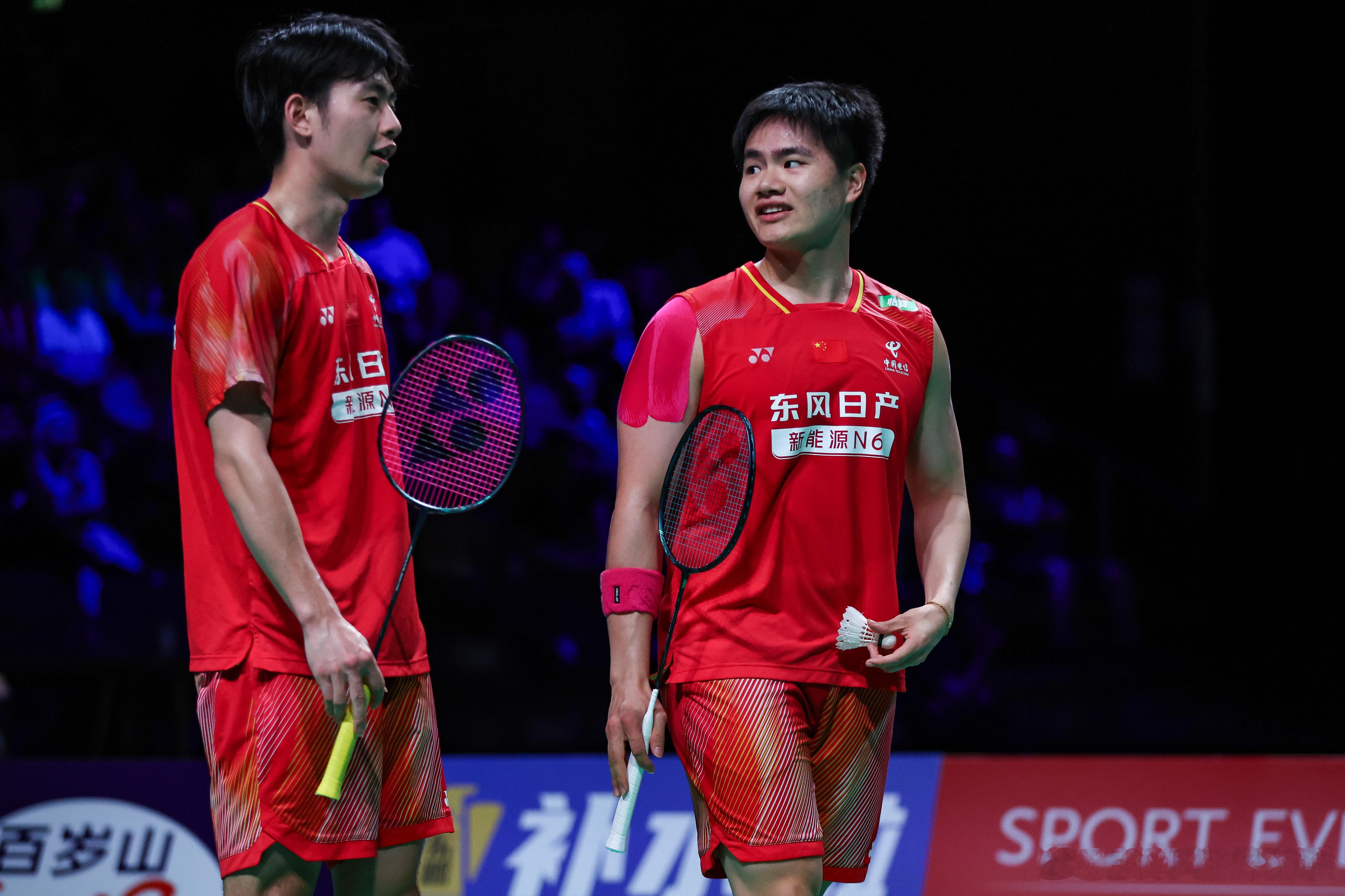 2026年新加坡羽毛球公开赛 首轮赛况🔥梁伟铿/王昶21-18 21-19谢炜