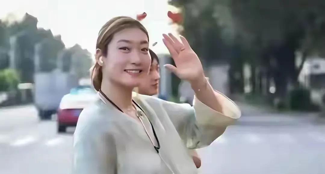 李梦抵达赛区全力备战全运会，不回应宫鲁鸣加训计划，韩旭不留洋打好全运会篮球赛，用
