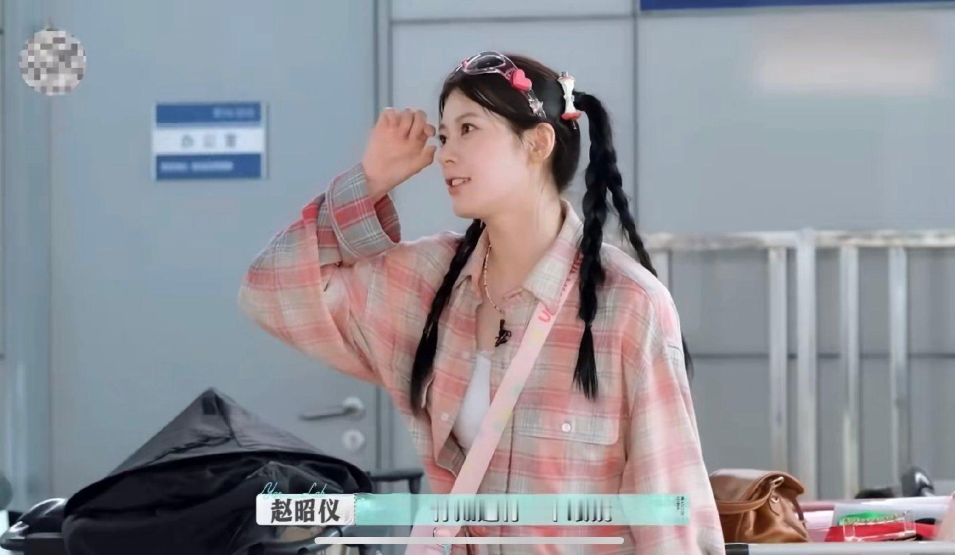 李佳琦满足了赵昭仪的想象 看着妹宝从?到?的全过程，谁不想拥有李佳琦这样的伙伴啊