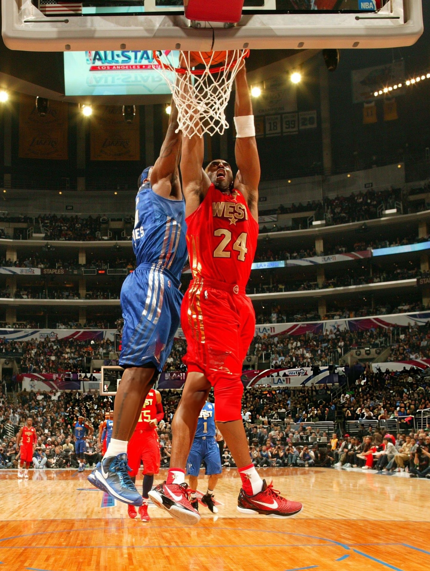 十五年前的洛杉矶全明星赛，科比·布莱恩特最后一次在自家门口以球员身份站上全明星舞