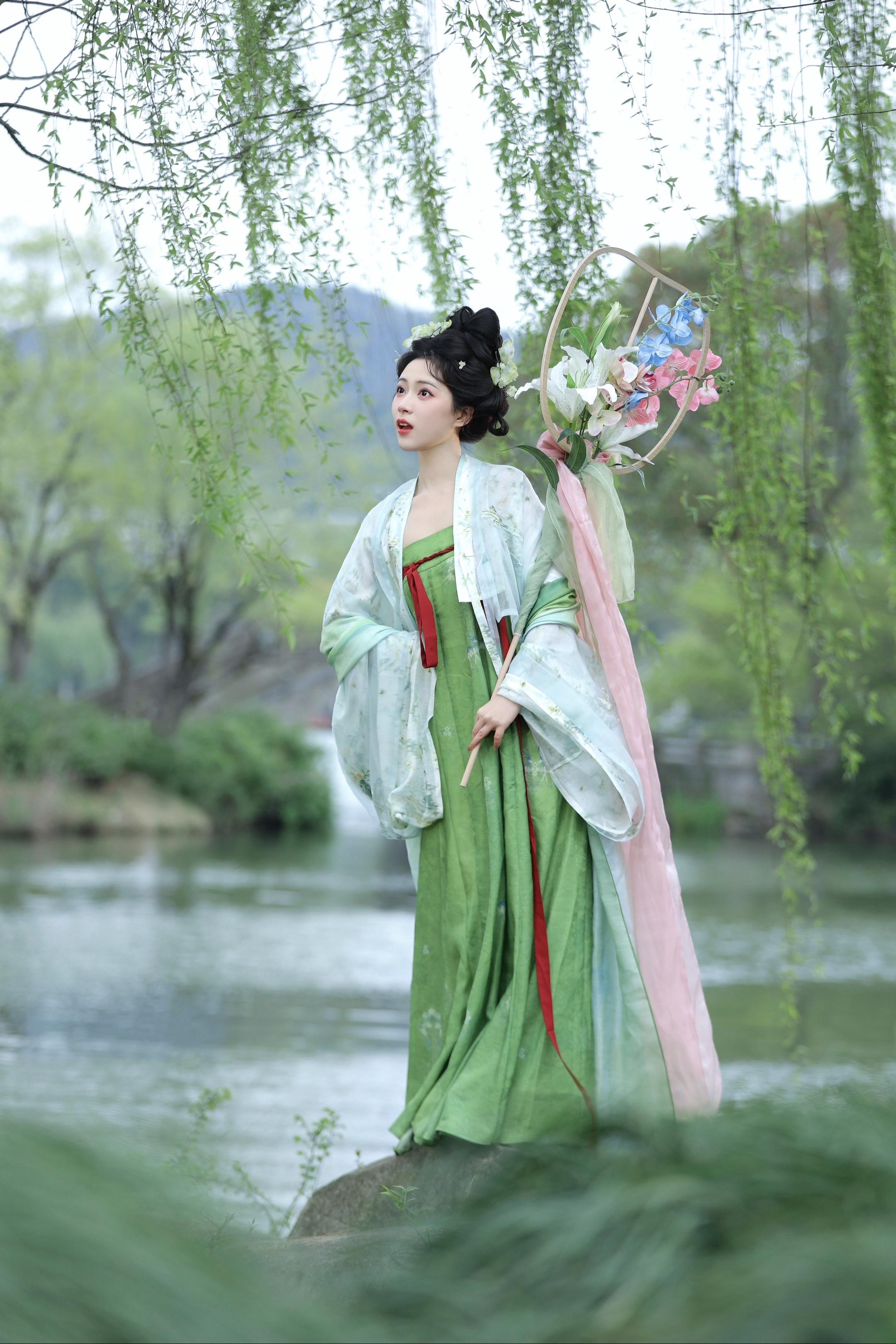 噔噔噔噔噔……噔噔。春天就好快乐呀