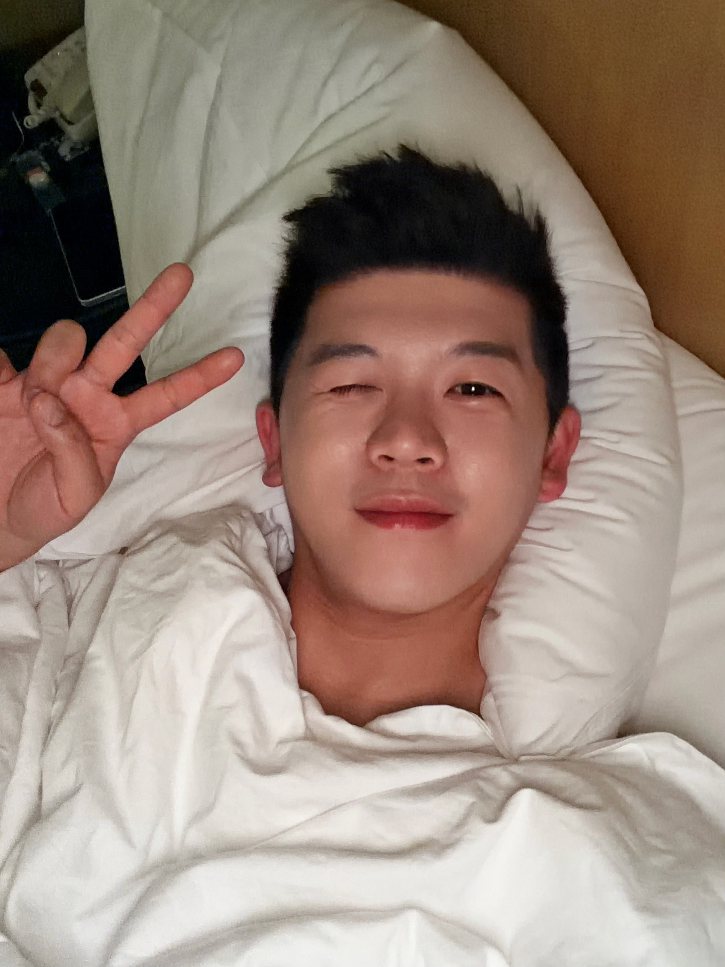 不好意思各位，看不到我爬树了，酒量太好了，嘎嘎一顿吹！ ​​​