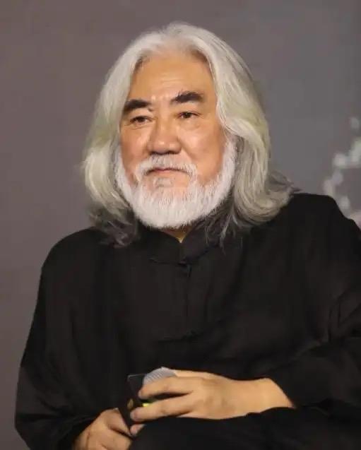 张纪中小女儿被保姆烫伤，保姆没有告知，也没有及时处理。后经医生诊断为：浅二度烫伤