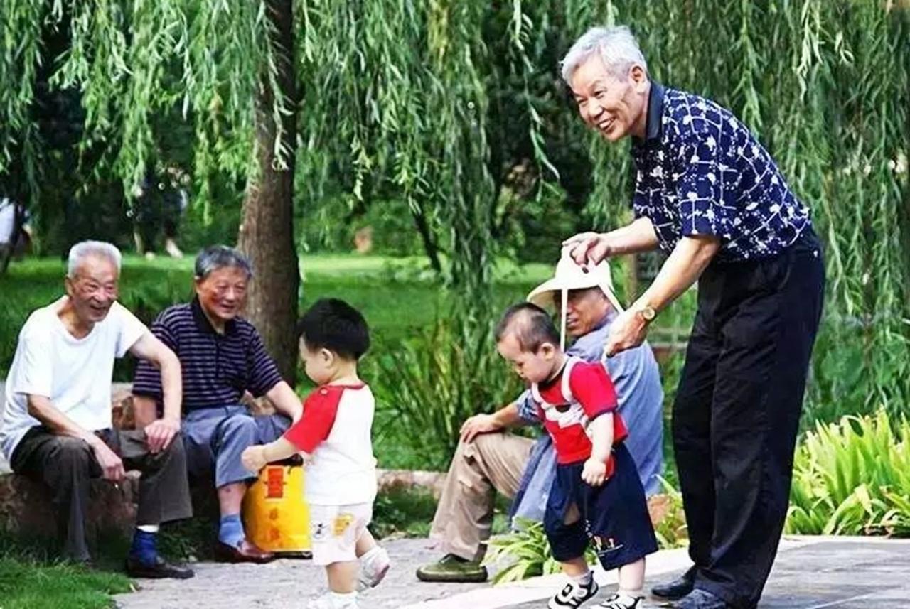 “老人”的家庭地位，就是家庭的“家风”
一个家庭的家风如何，就看该家庭晚辈对长辈