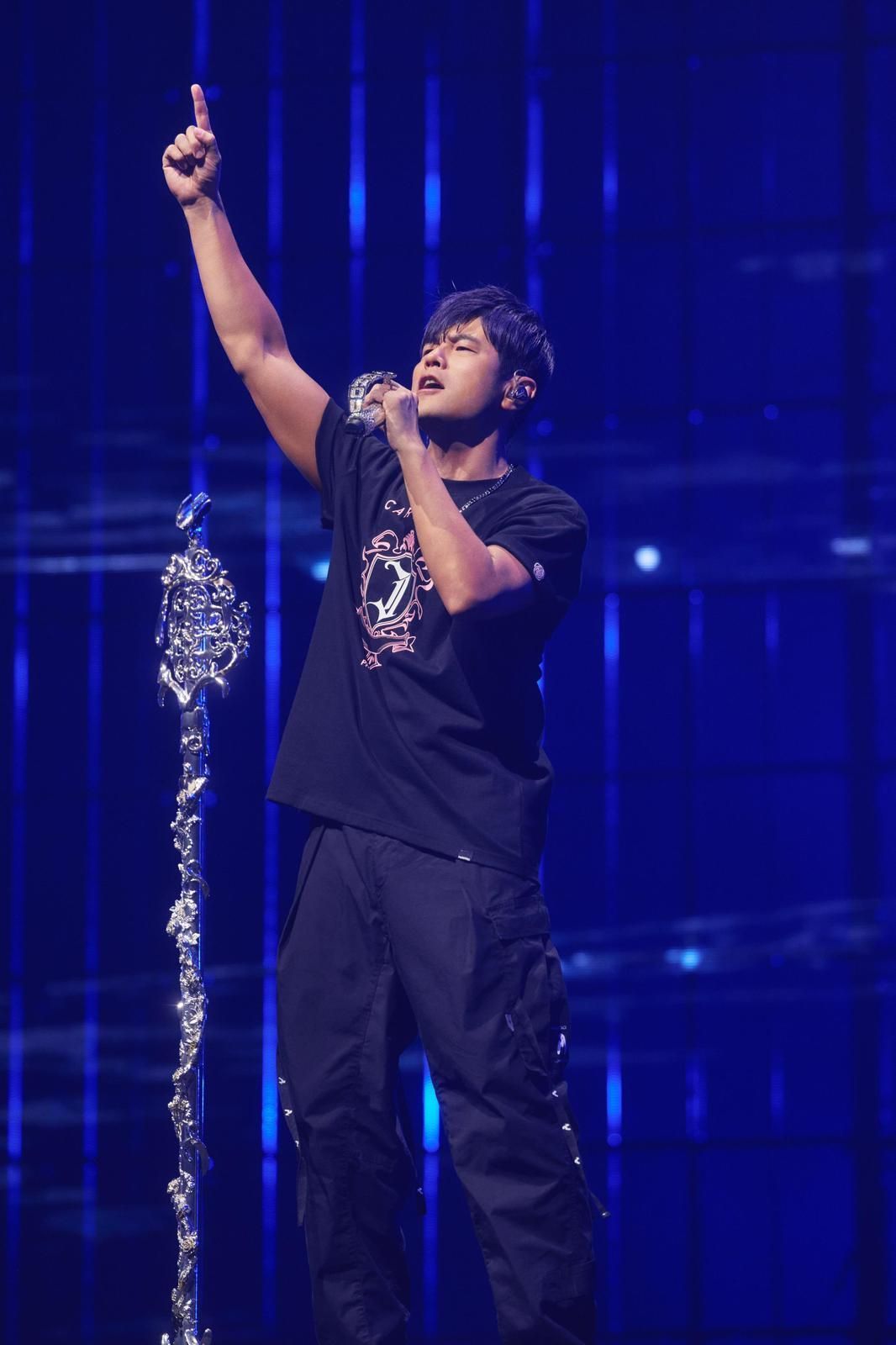 周杰伦双平台发表嘉年华收官感想杰伦：嘉年華巡迴演唱會在上海告一段落啦 幾年的時間