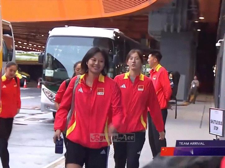 正在直播中国女排VS保加利亚女排！中国女排今天迎来一场硬仗，这支保加利亚女排可不