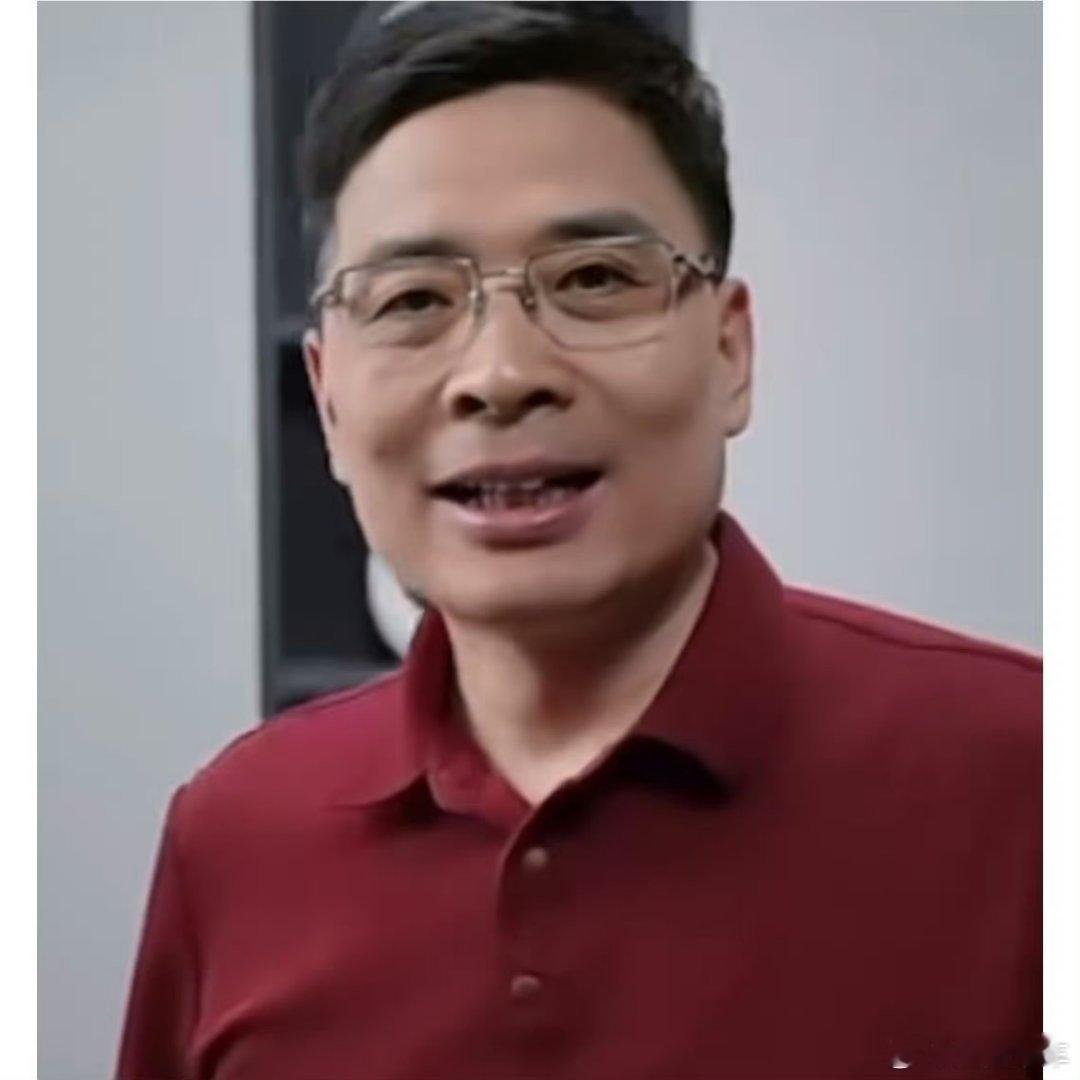周云杰开号后也爱熬夜刷评论又一位红衣大叔C位出道？今天520诶，这是要跟广大网友