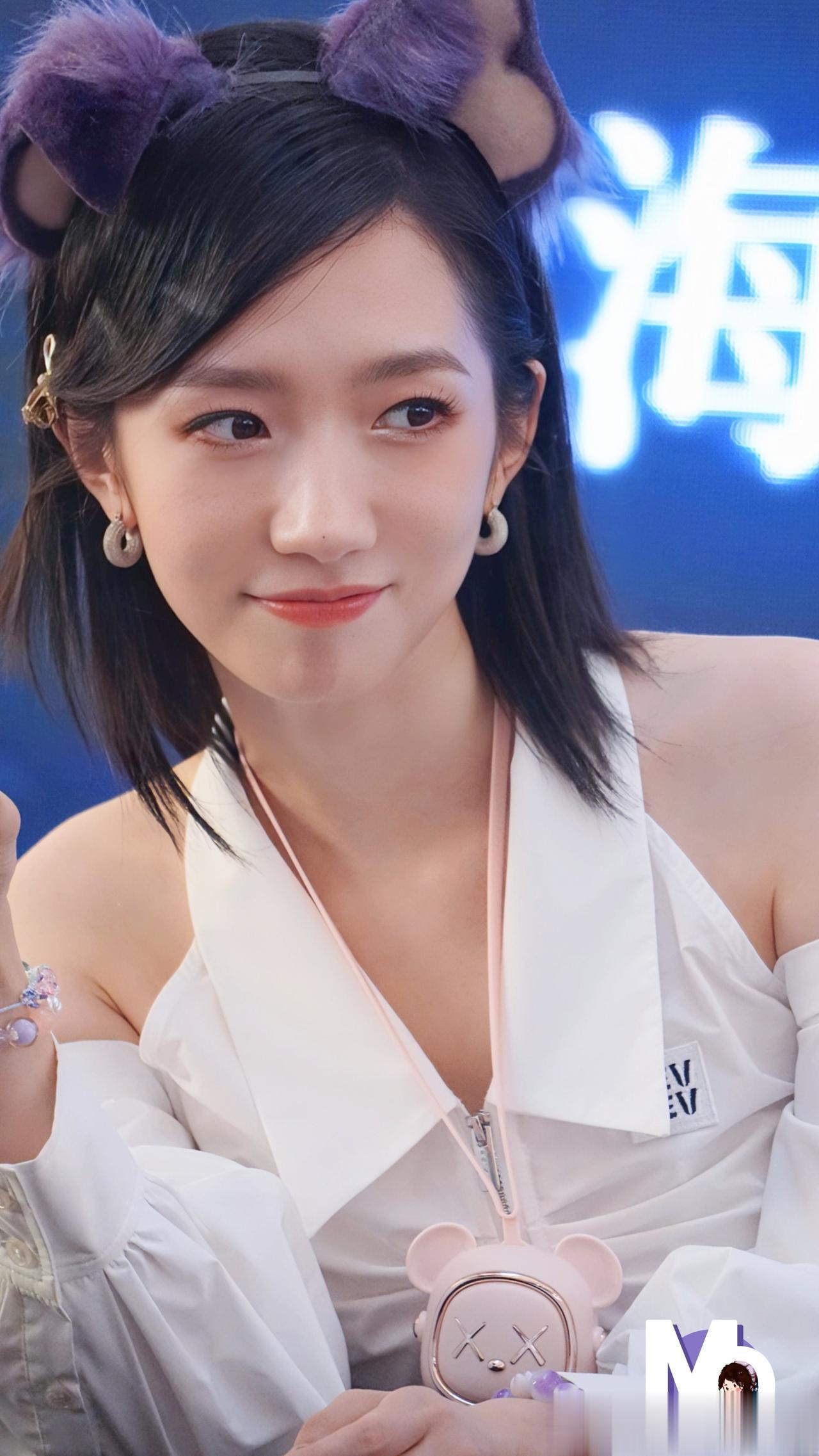 现在内娱爱豆的演唱会门票确实有点虚高了吧，不过有粉丝愿意买单就行。

虽然今年的