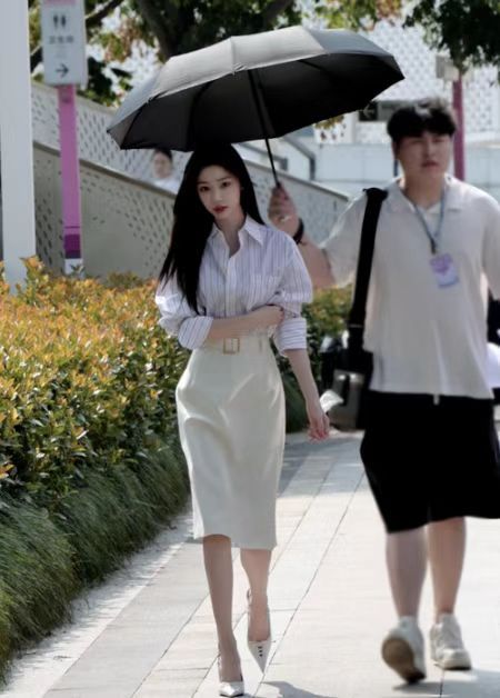 易梦玲美人余预告镜头李一桐易梦玲同框镜头美人余 美人余最新预告里李一桐和易梦玲同