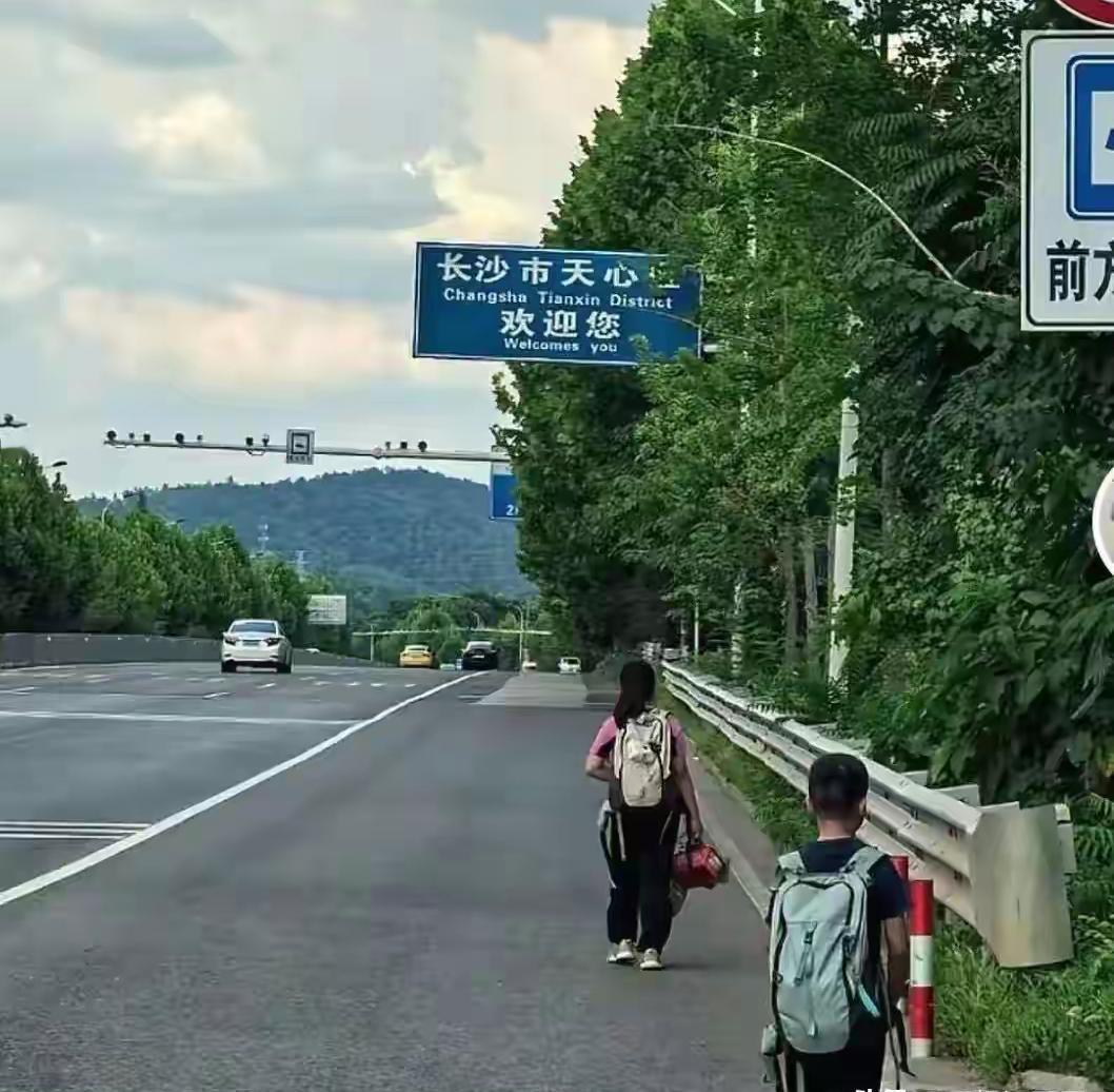 31天深圳回湖南，这是大人有病，强迫孩子吃药，没苦硬吃。如果这个姓吴的家长不是为