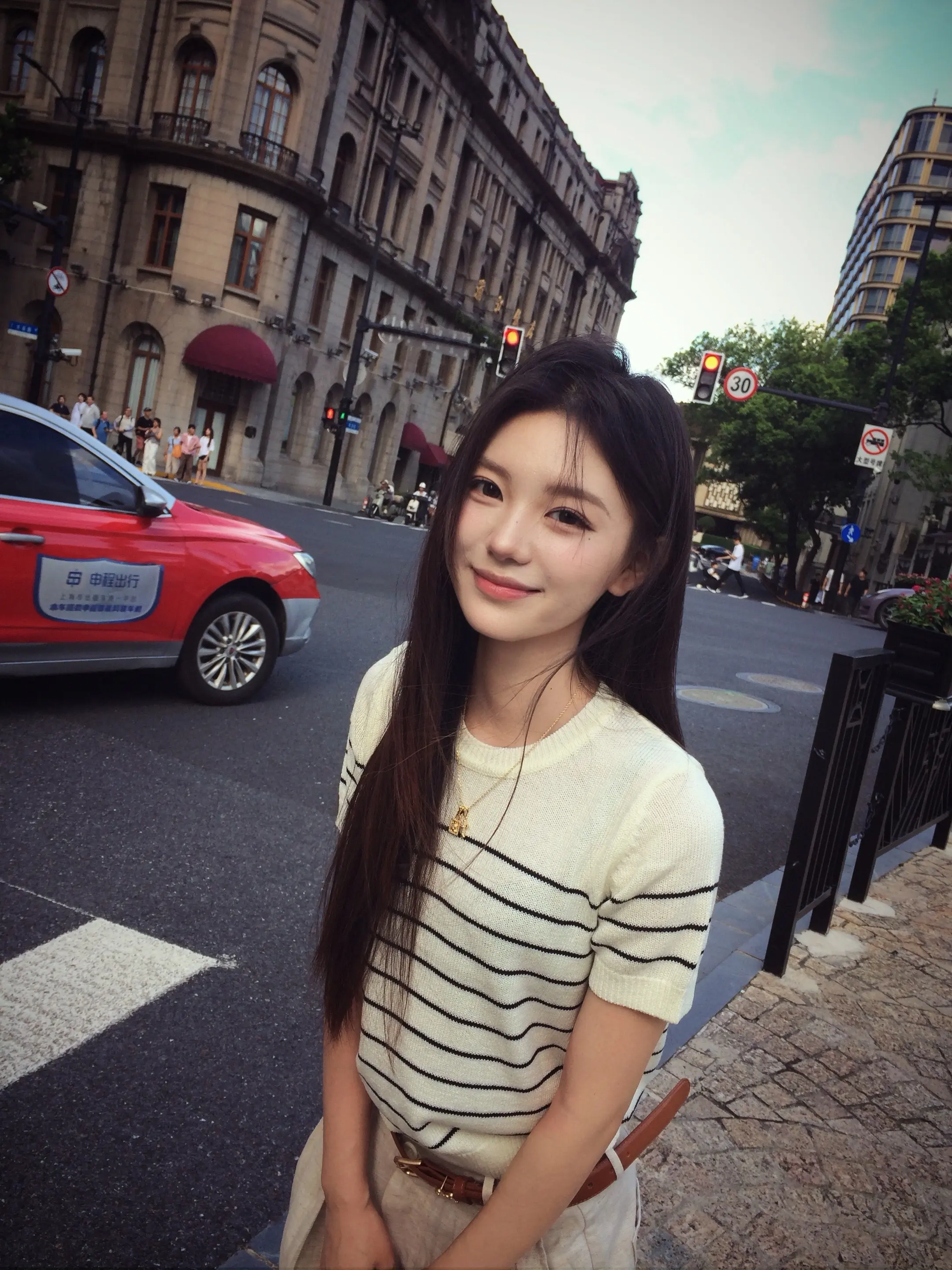 如果多年以后 我还能再遇见你 该如何向你表达问候 以沉默 以眼泪