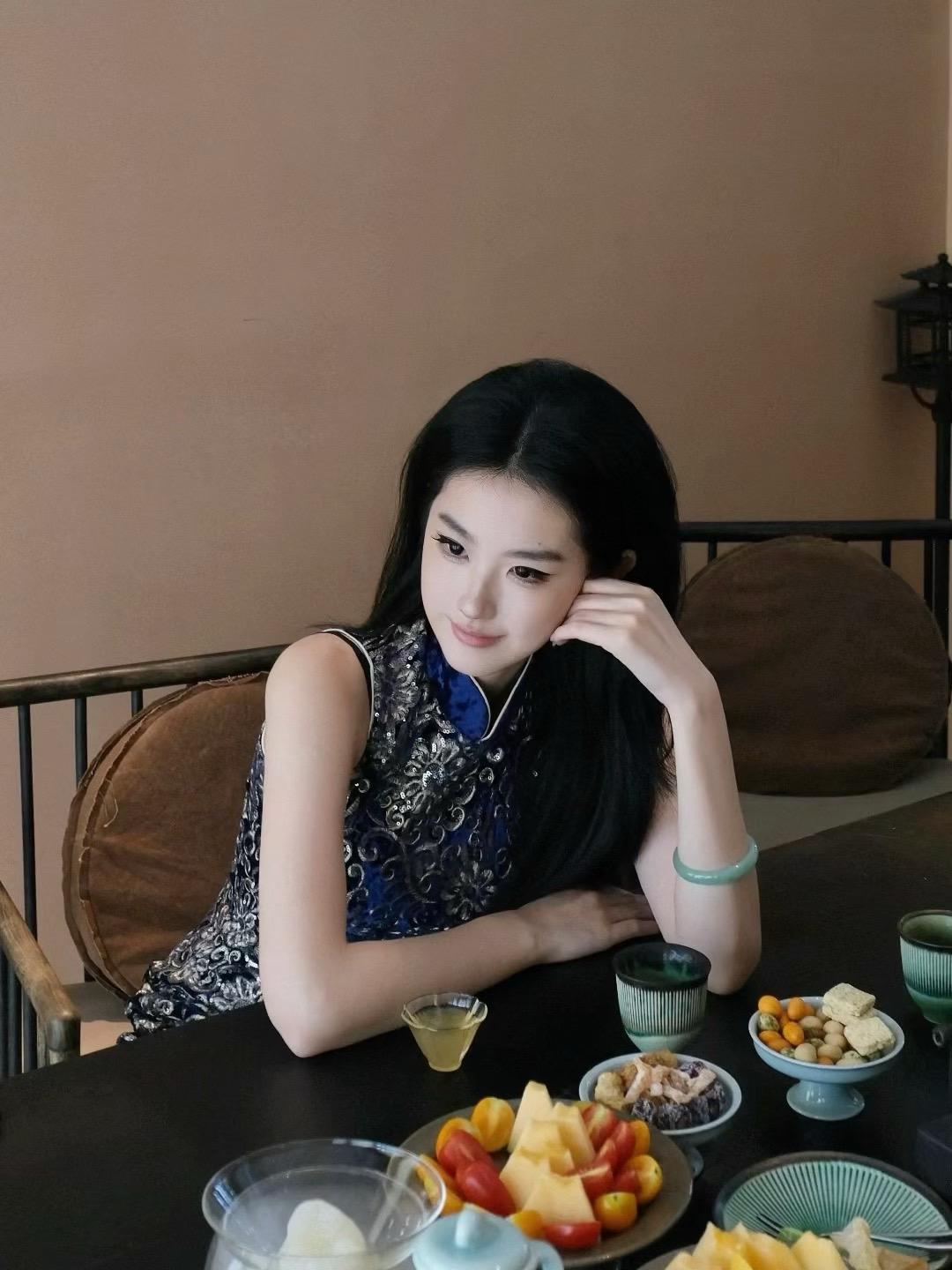 世间之美尚有千万 我只想等同一只蝴蝶.