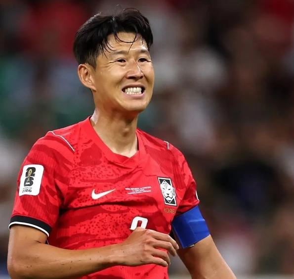 韩国足协恐怕要向国际足联投诉了！
不是因为他们短短2天被5个小组第三超越，晋级率