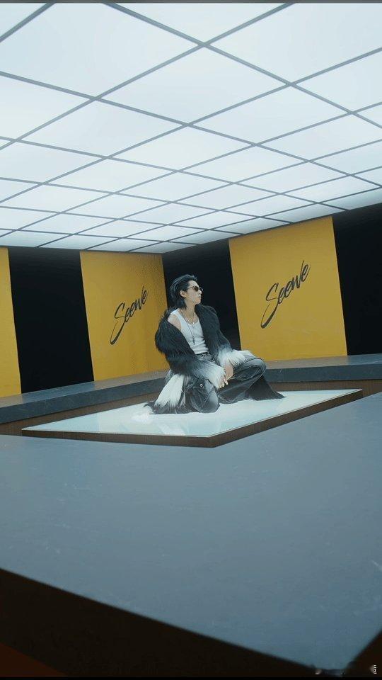 王鹤棣喊我看过去 王鹤棣太会啦！歌单被他强势霸占，《Pretty》“洗脑循环”，